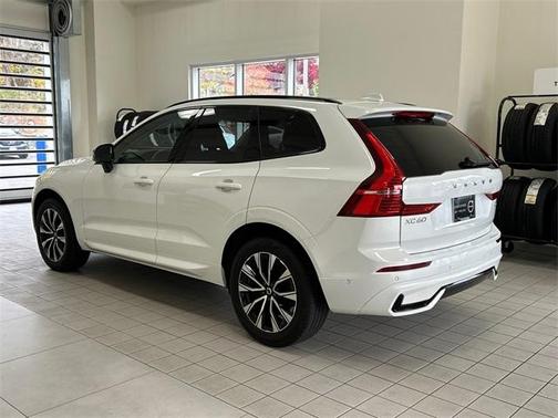 2025 Volvo XC60 B5 Plus