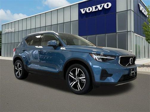2023 Volvo XC40 B5 Core