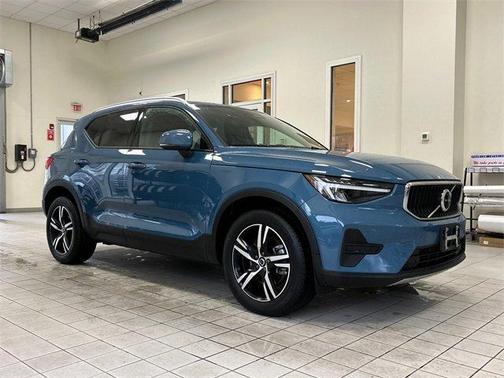 2023 Volvo XC40 B5 Core