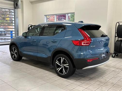 2023 Volvo XC40 B5 Core