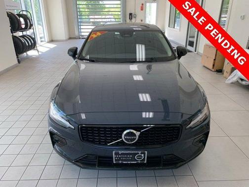 2024 Volvo S60 B5 Plus Dark Theme