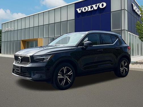 Onyx Black 2025 Volvo XC40 Core