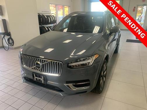 2023 Volvo XC90 Recharge Plug-In Hybrid T8 Ultimate Bright Theme 7-Seater