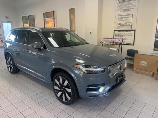 2023 Volvo XC90 Recharge Plug-In Hybrid T8 Ultimate Bright Theme 7-Seater