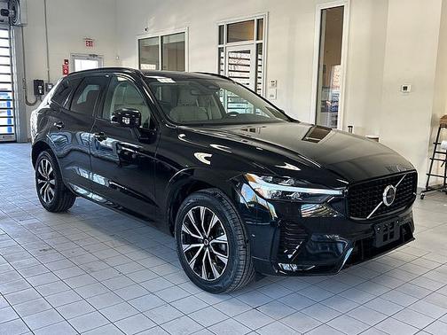 2023 Volvo XC60 Plus