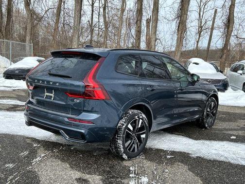 2026 Volvo XC60 B5 Plus