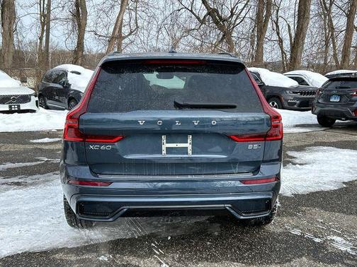 2026 Volvo XC60 B5 Plus