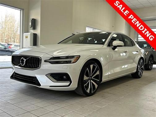 2023 Volvo S60 B5 Ultimate Bright Theme