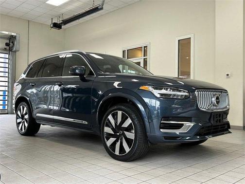 2024 Volvo XC90 Recharge Plug-In Hybrid T8 Plus Bright Theme 7 Passenger