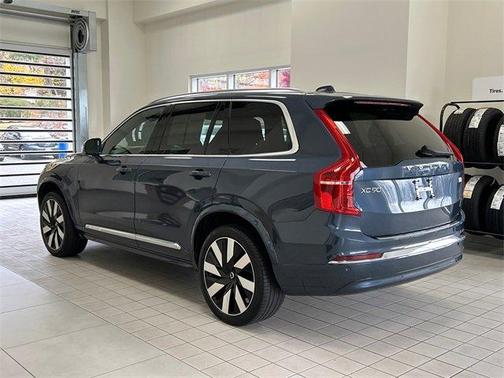 2024 Volvo XC90 Recharge Plug-In Hybrid T8 Plus Bright Theme 7 Passenger