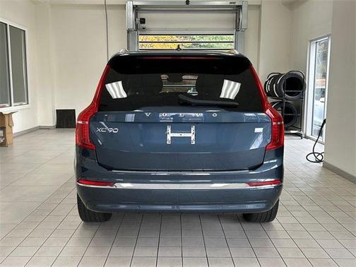 2024 Volvo XC90 Recharge Plug-In Hybrid T8 Plus Bright Theme 7 Passenger