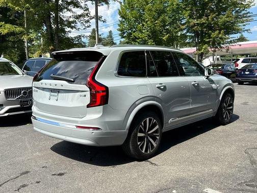 Metallic 2025 Volvo XC90 B5 Core