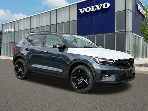2026 Volvo XC40 B5 Ultra Black Edition