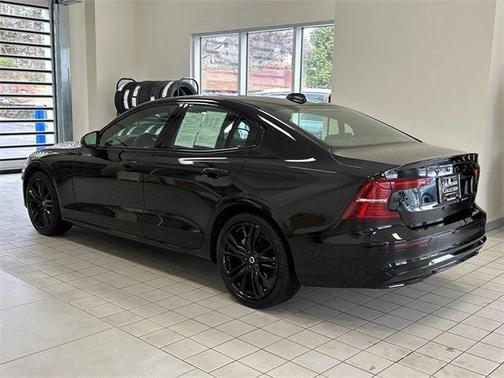 2024 Volvo S60 B5 Plus Black Edition