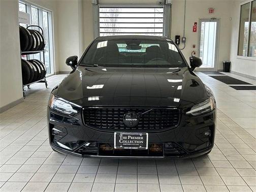 2024 Volvo S60 B5 Plus Black Edition