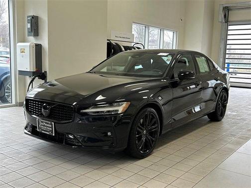 2024 Volvo S60 B5 Plus Black Edition