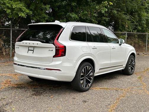 2026 Volvo XC90 B6 Ultra 7-Seater
