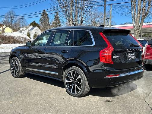 2023 Volvo XC90 Plus