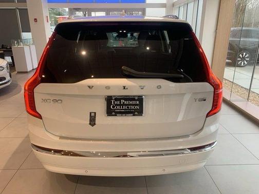 2025 Volvo XC90 Plug-In Hybrid T8 Ultra 7-Seater