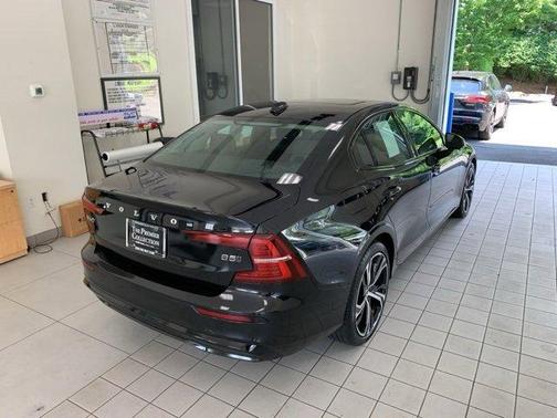 2025 Volvo S60 B5 Plus