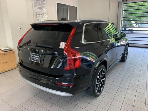 2022 Volvo XC90 T6 Momentum 6 Passenger