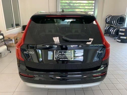 2022 Volvo XC90 T6 Momentum 6 Passenger