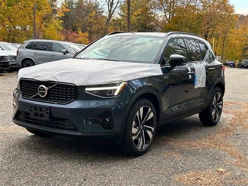 2026 Volvo XC40 B5 Ultra