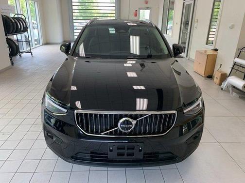 2025 Volvo XC40 B5 Plus Bright Theme