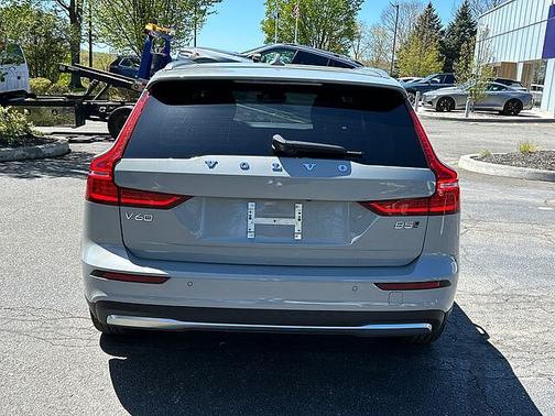 Vapour Grey 2025 Volvo V60 Cross Country Plus