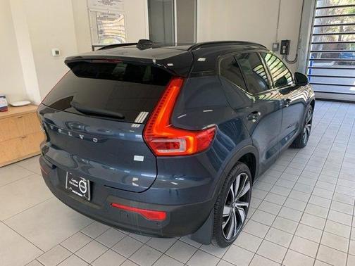 2022 Volvo XC40 Recharge Pure Electric P8 Twin Plus