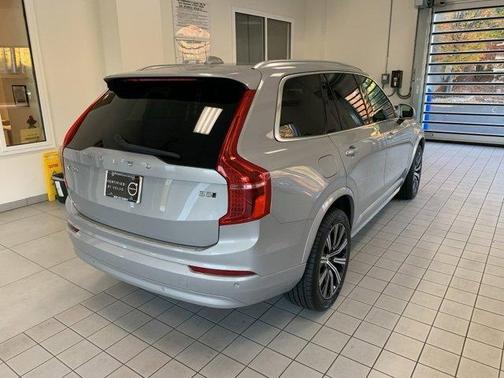 2023 Volvo XC90 B5 Core