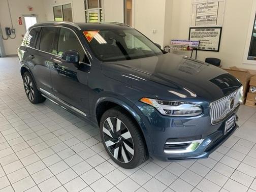 2023 Volvo XC90 Recharge Plug-In Hybrid T8 Ultimate Bright Theme 7-Seater