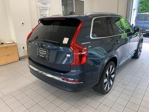 2023 Volvo XC90 Recharge Plug-In Hybrid T8 Ultimate Bright Theme 7-Seater
