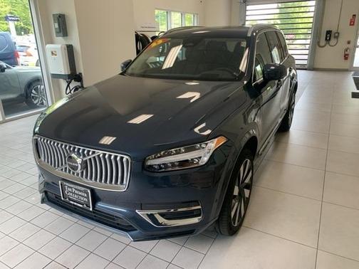 2023 Volvo XC90 Recharge Plug-In Hybrid T8 Ultimate Bright Theme 7-Seater