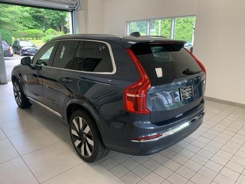 2023 Volvo XC90 Recharge Plug-In Hybrid T8 Ultimate Bright Theme 7-Seater