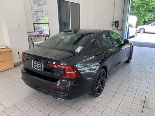 2023 Volvo S60 B5 Plus Black Edition