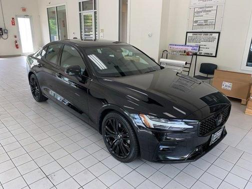 2023 Volvo S60 B5 Plus Black Edition