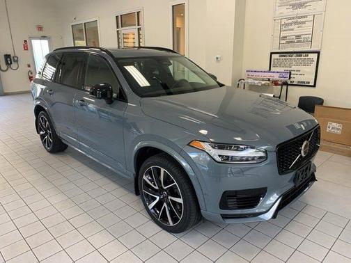 2023 Volvo XC90 Recharge Plug-In Hybrid T8 Plus Dark Theme 7 Passenger