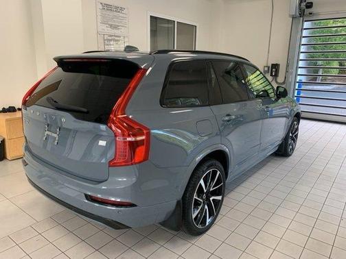 2023 Volvo XC90 Recharge Plug-In Hybrid T8 Plus Dark Theme 7 Passenger