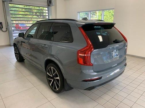 2023 Volvo XC90 Recharge Plug-In Hybrid T8 Plus Dark Theme 7 Passenger