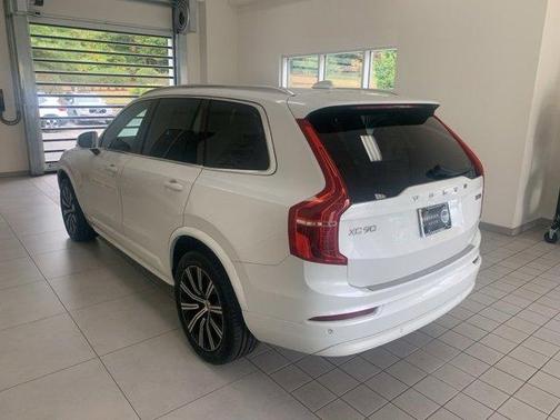 2023 Volvo XC90 B5 Core