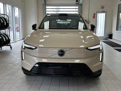 2025 Volvo EX90 Twin Motor Performance Ultra