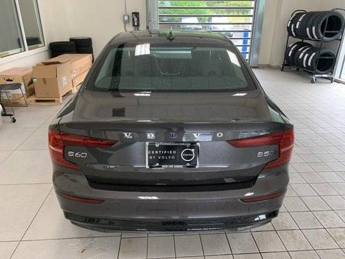 2024 Volvo S60 B5 Plus Dark Theme