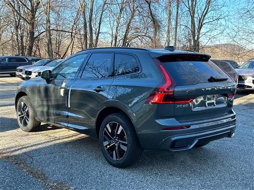2026 Volvo XC60 B5 Plus