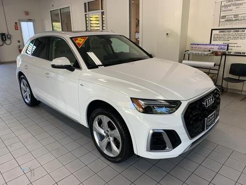 2022 Audi Q5 45 S line Premium Plus