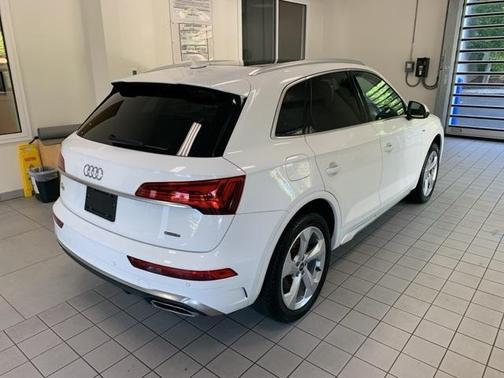 2022 Audi Q5 45 S line Premium Plus