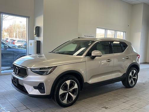 2023 Volvo XC40 Plus