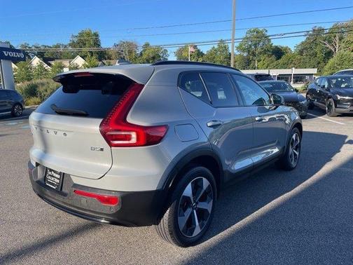 2024 Volvo XC40 B5 Core