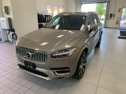 2022 Volvo XC90 T6 Inscription 7 Passenger