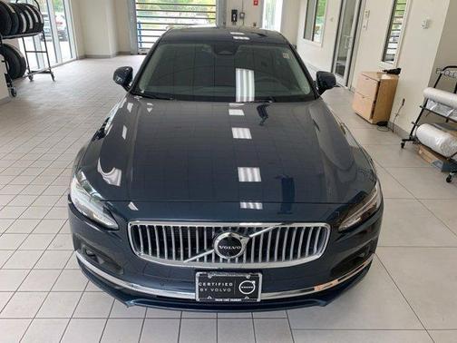 2023 Volvo S90 B6 Plus